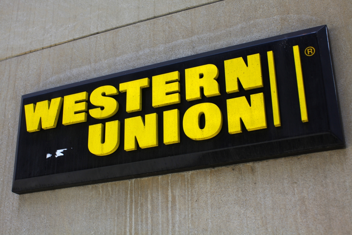 western-union-sign-seen-new-york